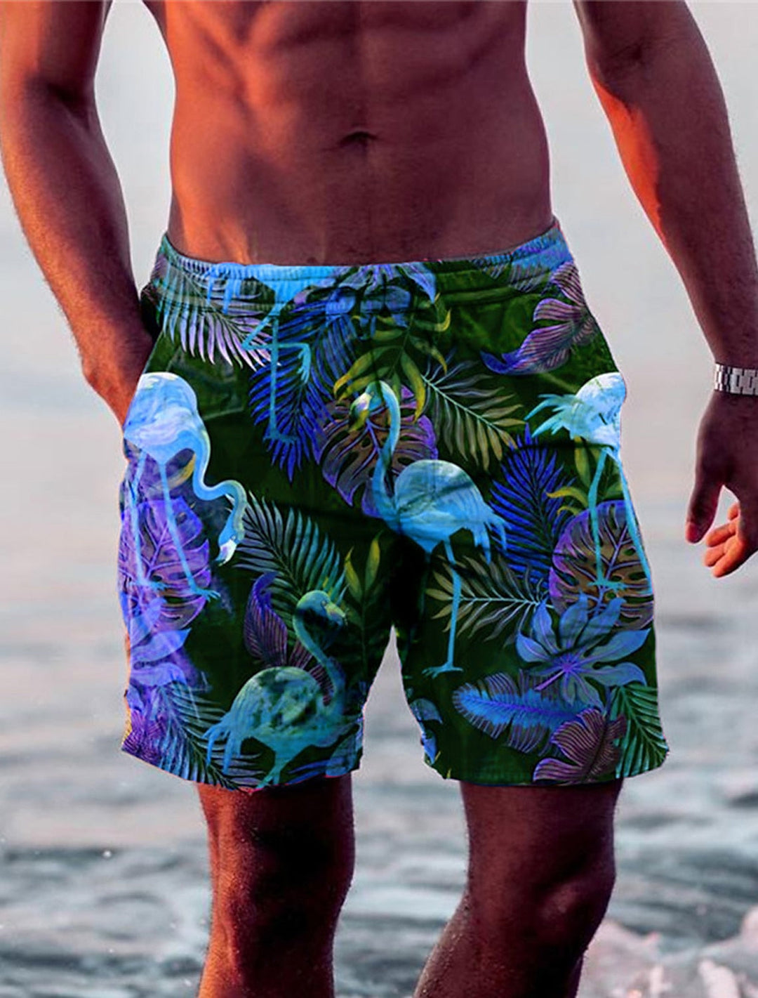 Stylische Herren-Bademode mit lebhaftem Flamingo-Muster - modisch und auffallend am Strand