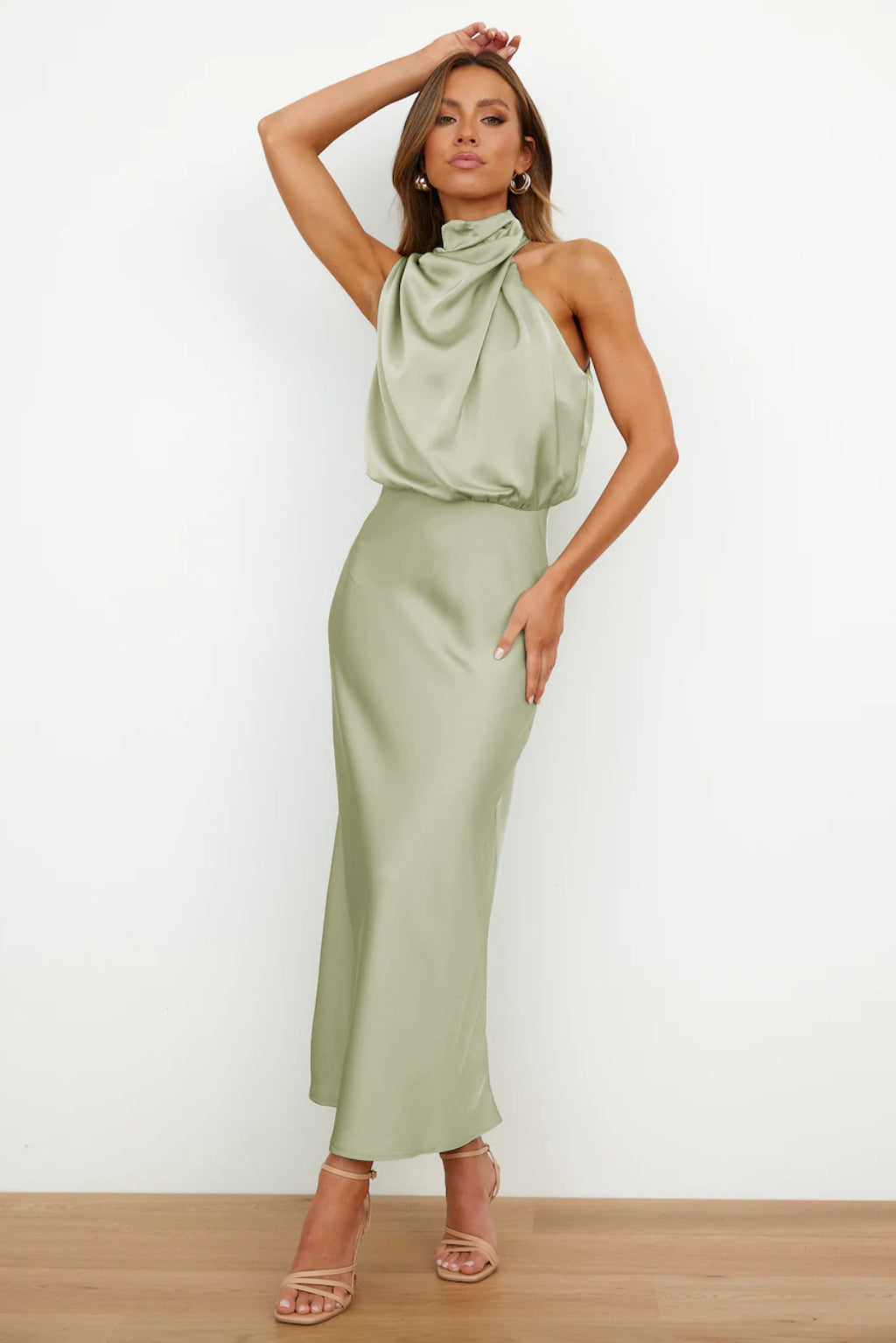 Maria™ - Elegantes ärmelloses Kleid aus Satin mit raffiniertem Schildkrötenausschnitt