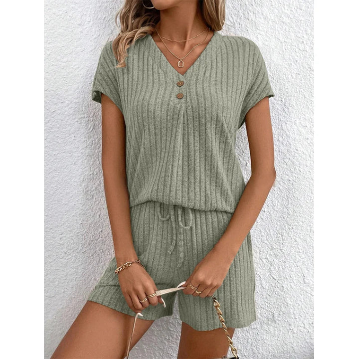 Concetta™ Anzug mit V-Ausschnitt und schicke Shorts