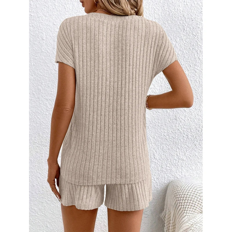Concetta™ Anzug mit V-Ausschnitt und schicke Shorts