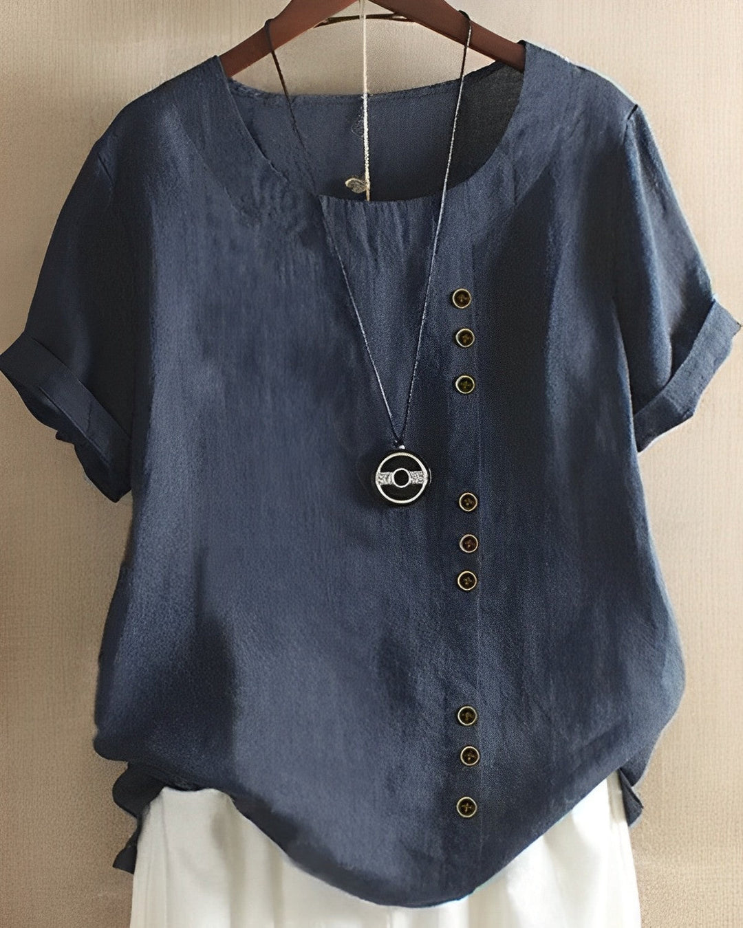 Stylisch elegante Leinenbluse für Damen mit trendigen Knöpfen - der perfekte Alltagslook