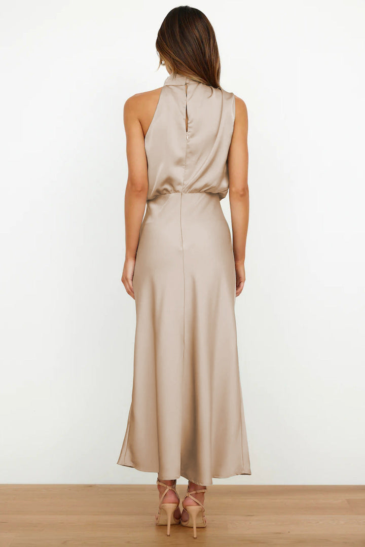 Maria™ - Elegantes ärmelloses Kleid aus Satin mit raffiniertem Schildkrötenausschnitt