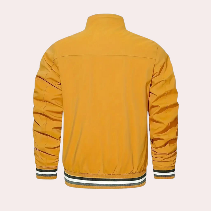 Schicke orangefarbene Herrenjacke für unwiderstehlichen Freizeitstil
