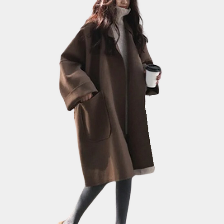 Eleganter langer Damenmantel in Übergröße für einen modischen Look