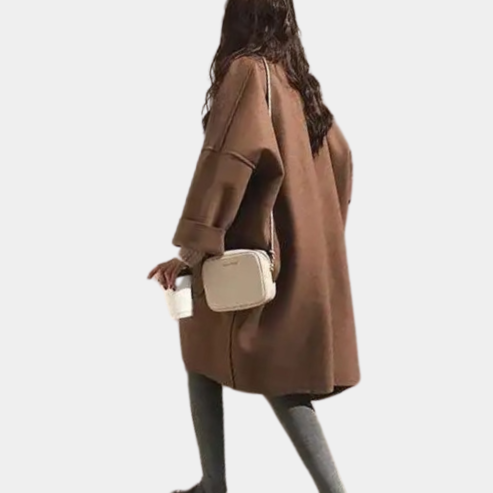 Eleganter langer Damenmantel in Übergröße für einen modischen Look