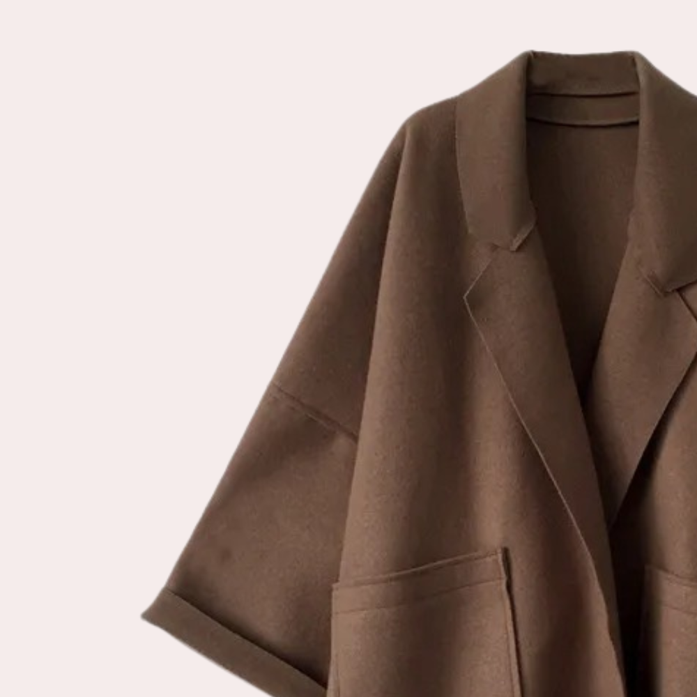Eleganter langer Damenmantel in Übergröße für einen modischen Look