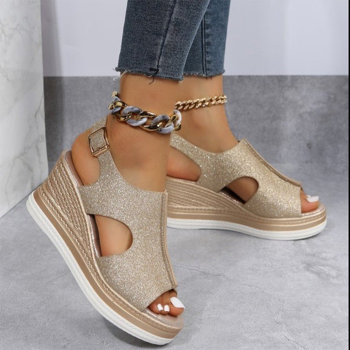 BRYNLEIGH - Modische Plateausandalen für einen trendigen, stilbewussten Look