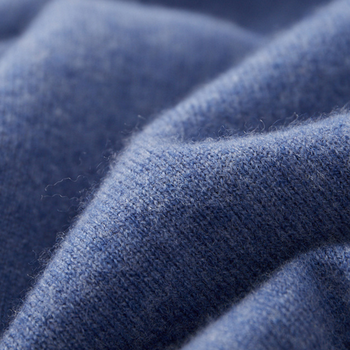 Exklusive Herren-Kapuzenjacke aus weicher Kaschmirwolle mit Reißverschluss - das Nonplusultra in Premium-Qualität