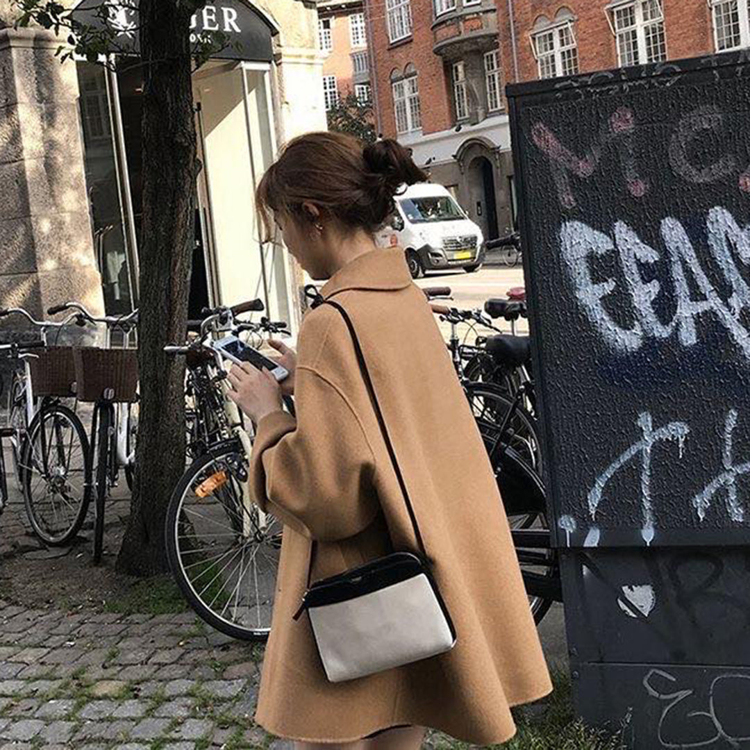 Eleganter und raffinierter Mantel für Frauen YESENIA