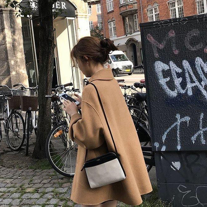 Eleganter und raffinierter Mantel für Frauen YESENIA