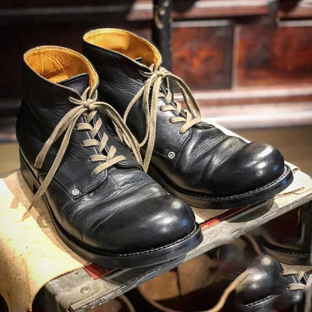 Herrenstiefel aus feinem Leder mit Absatz - MARTIN