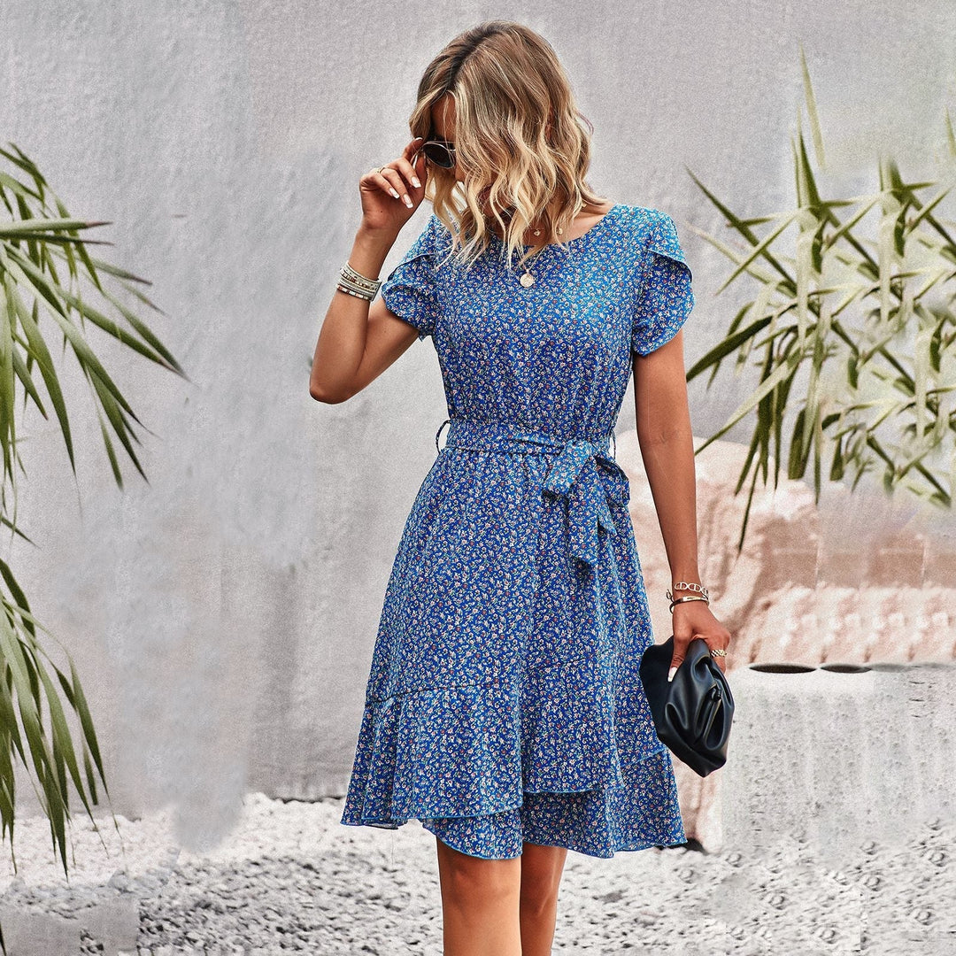 Trendiges Elisa™-Kleid mit elegantem Taillenband