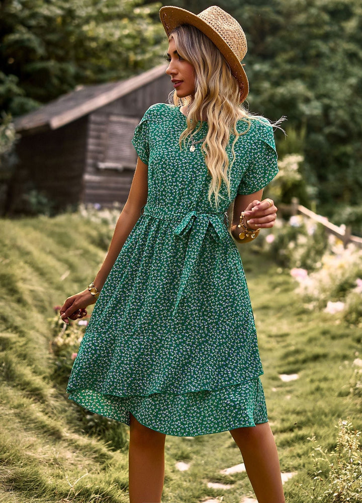 Trendiges Elisa™-Kleid mit elegantem Taillenband