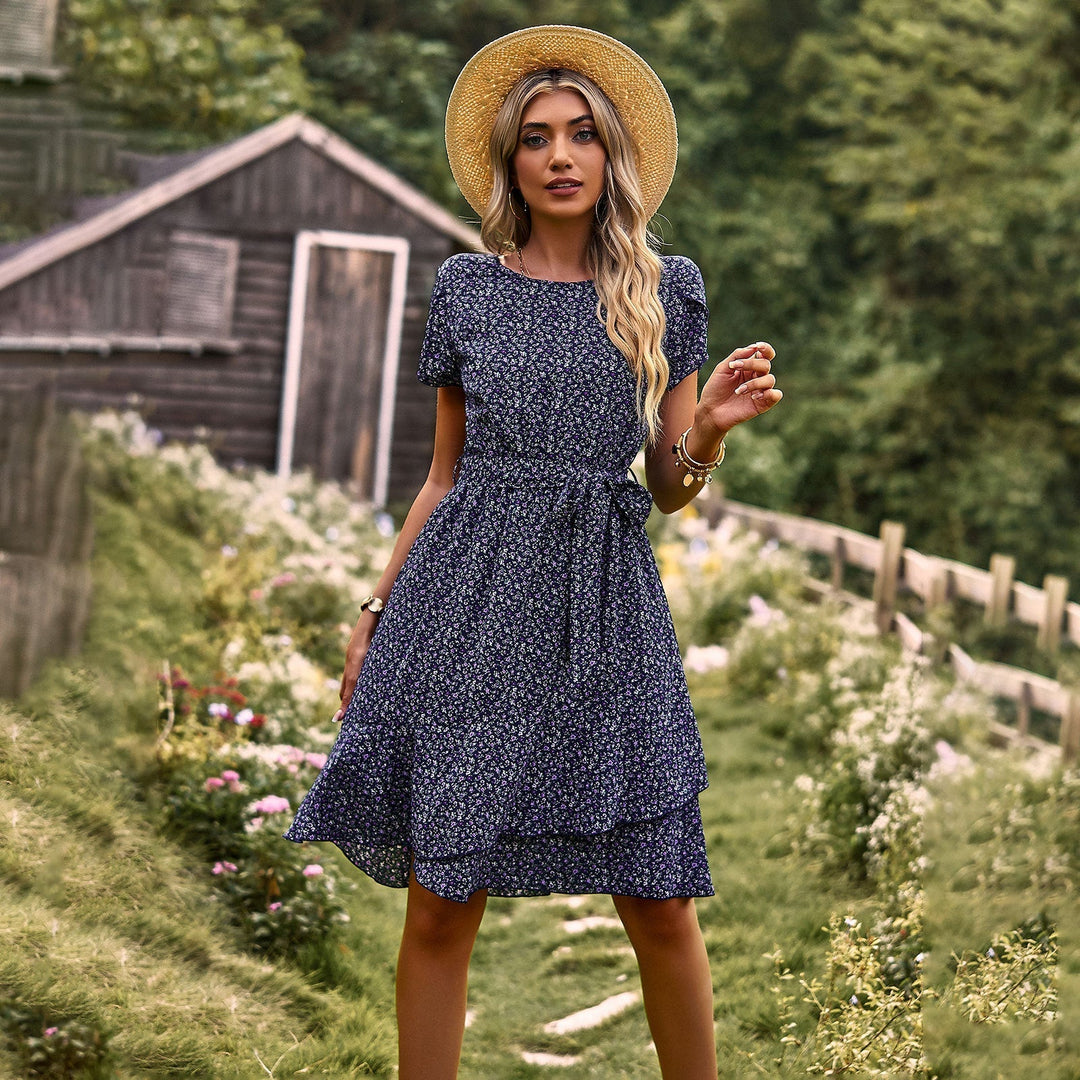 Trendiges Elisa™-Kleid mit elegantem Taillenband