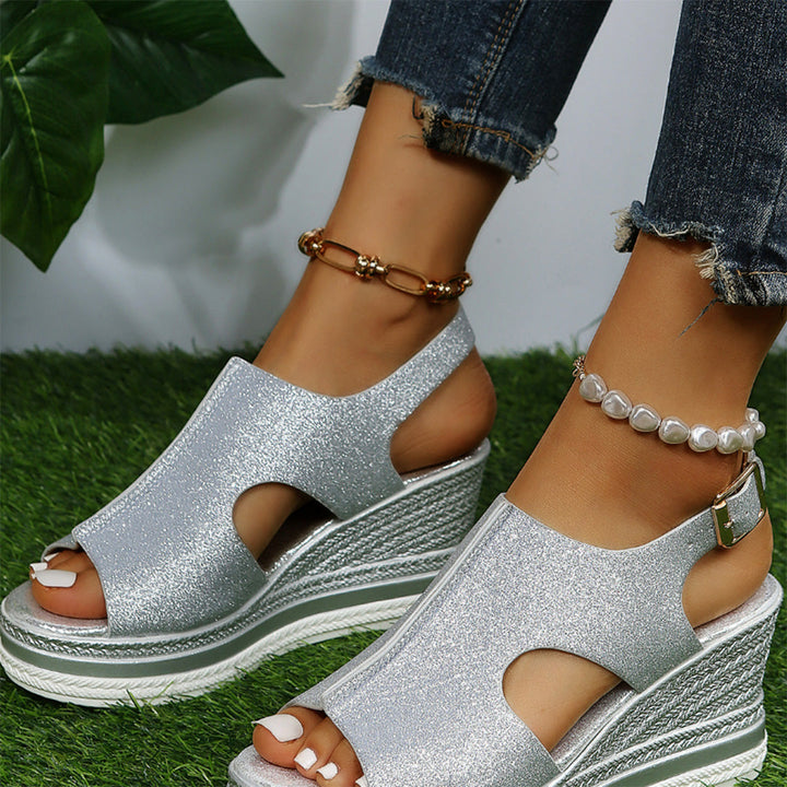 BRYNLEIGH - Modische Plateausandalen für einen trendigen, stilbewussten Look