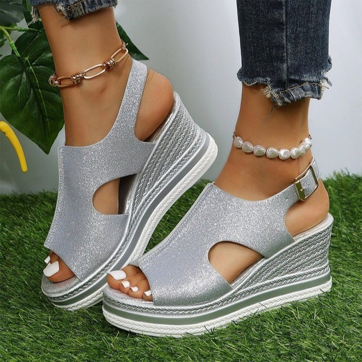 BRYNLEIGH - Modische Plateausandalen für einen trendigen, stilbewussten Look