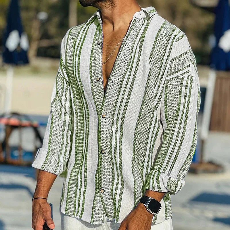Elegantes gestreiftes Herrenhemd - ein bequemer und stilvoller Alltagslook