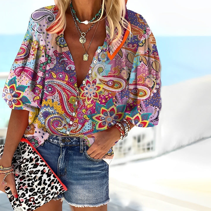 Modisches Damen-T-Shirt mit buntem Mandala-Muster - ein einzigartiger und stilvoller Look