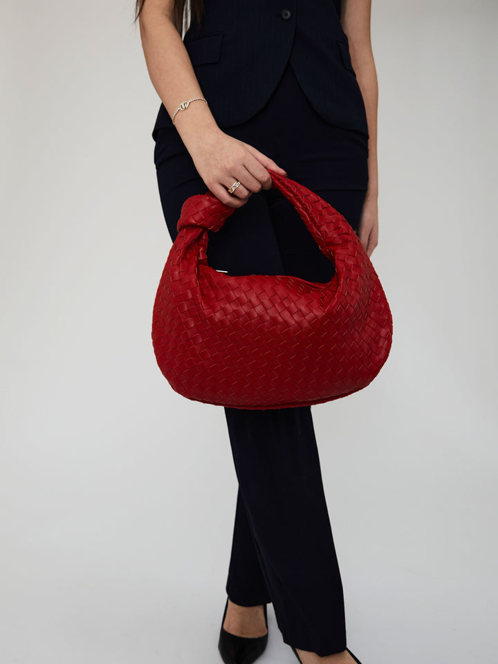 Viviena | Stylowa i elegancka torba na ramię w intensywnym różowym odcieniu